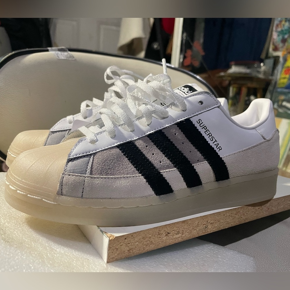 Adidas Superstar shell toes